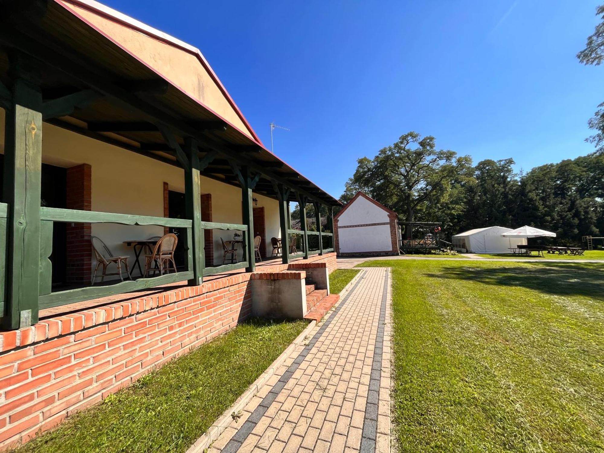 Hotel Radzewice Exterior foto